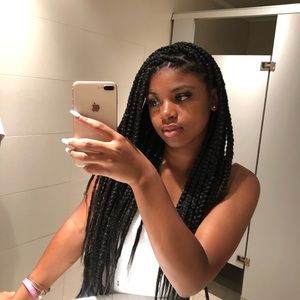 Meet your Posher, Tee